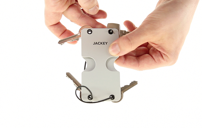  Jackey: Složte si klíče, peníze a doklady do jednoho malého balíčku
