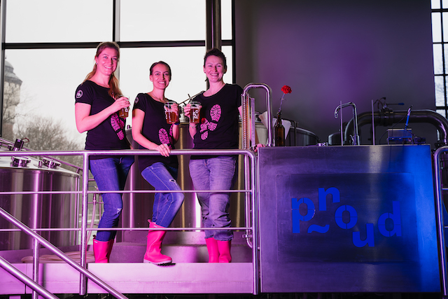  Plzeňský minipivovar Proud oslaví ženy v pivovarství